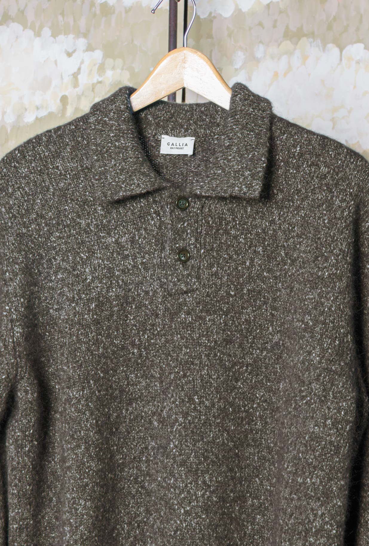 Polo Harris di Gallia realizzata in un pregiato blend di alpaca e cotone nell’inedita tonalità Olive da Uomo