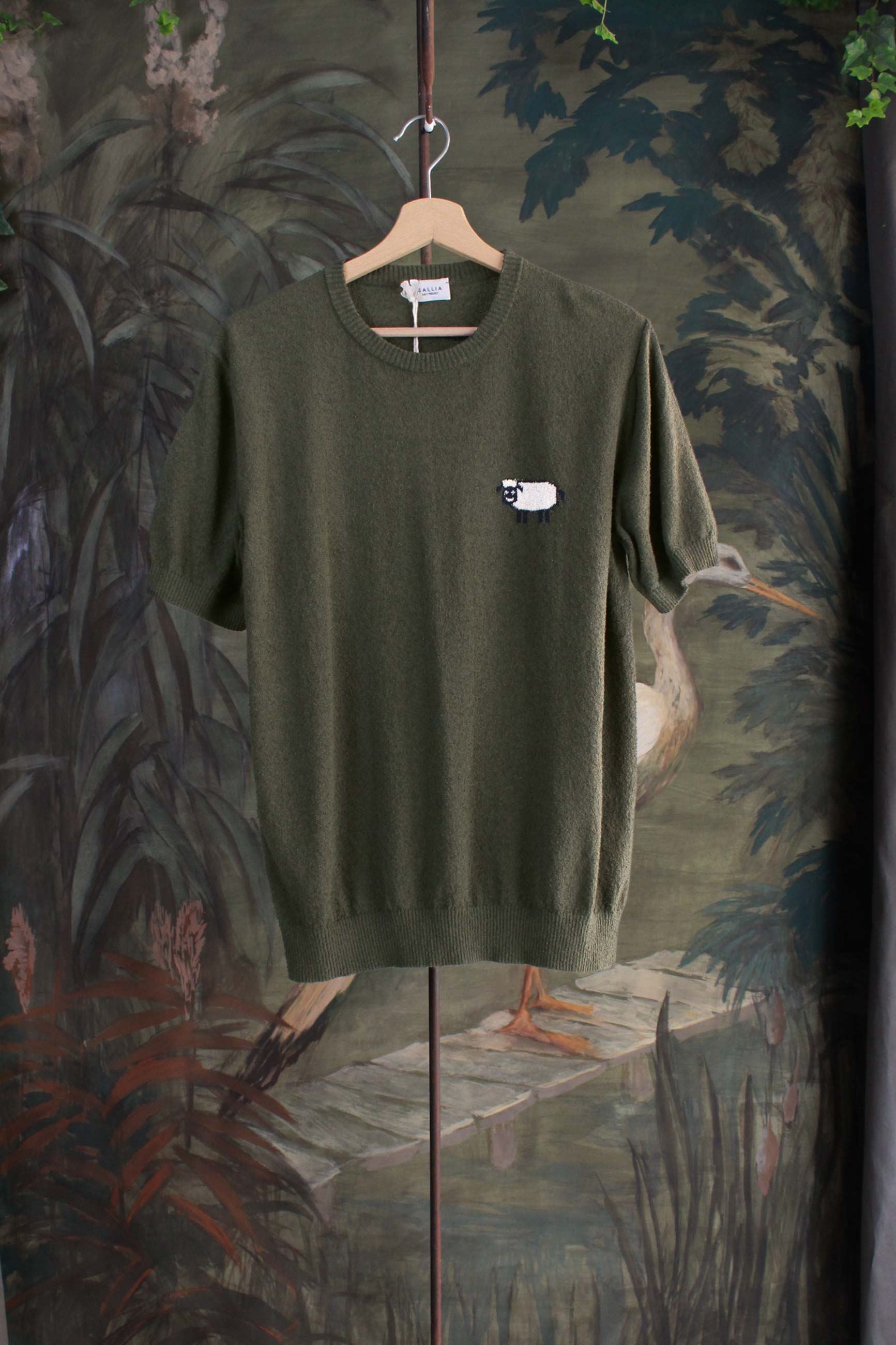 maglia girocollo in cotone lino con ricamo pecorella color green di gallia knitwear