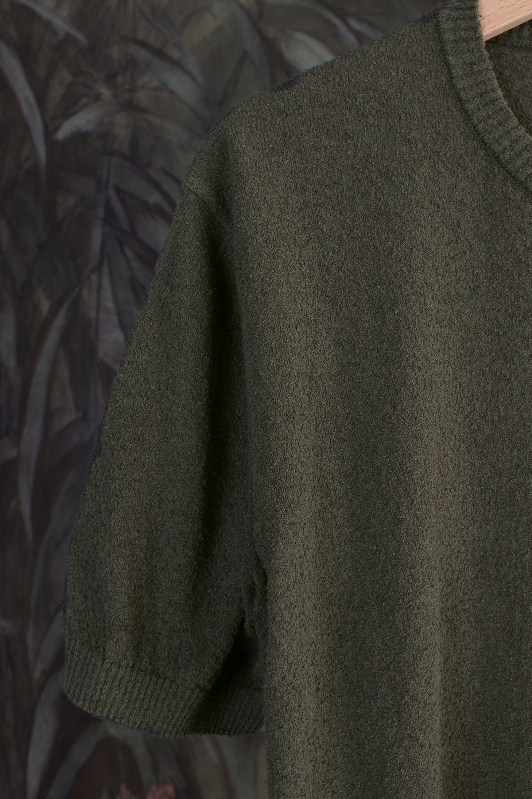 maglia girocollo in cotone lino con ricamo pecorella color green di gallia knitwear