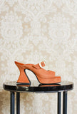 sandalo mules plateau di gianpaolo viozzi in suede color tangerine tacco 095