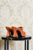 sandalo mules plateau di gianpaolo viozzi in suede color tangerine tacco 095