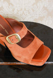 sandalo mules plateau di gianpaolo viozzi in suede color tangerine tacco 095