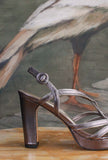 Sandali Ippolota di Greige in una raffinata finitura metallizzata gun–platinum da Donna