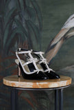 Sandalo pump little bow di greige con tacco a spillo e punta in vernice black & white