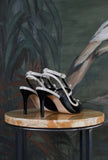 Sandalo pump little bow di greige con tacco a spillo e punta in vernice black & white