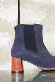 Stivaletto Chelsea Melzo della maison Greige Realizzato in morbido suede tonalità Japan Blue da Donna 