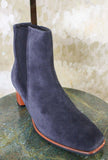 Stivaletto Chelsea Melzo della maison Greige Realizzato in morbido suede tonalità Japan Blue da Donna 