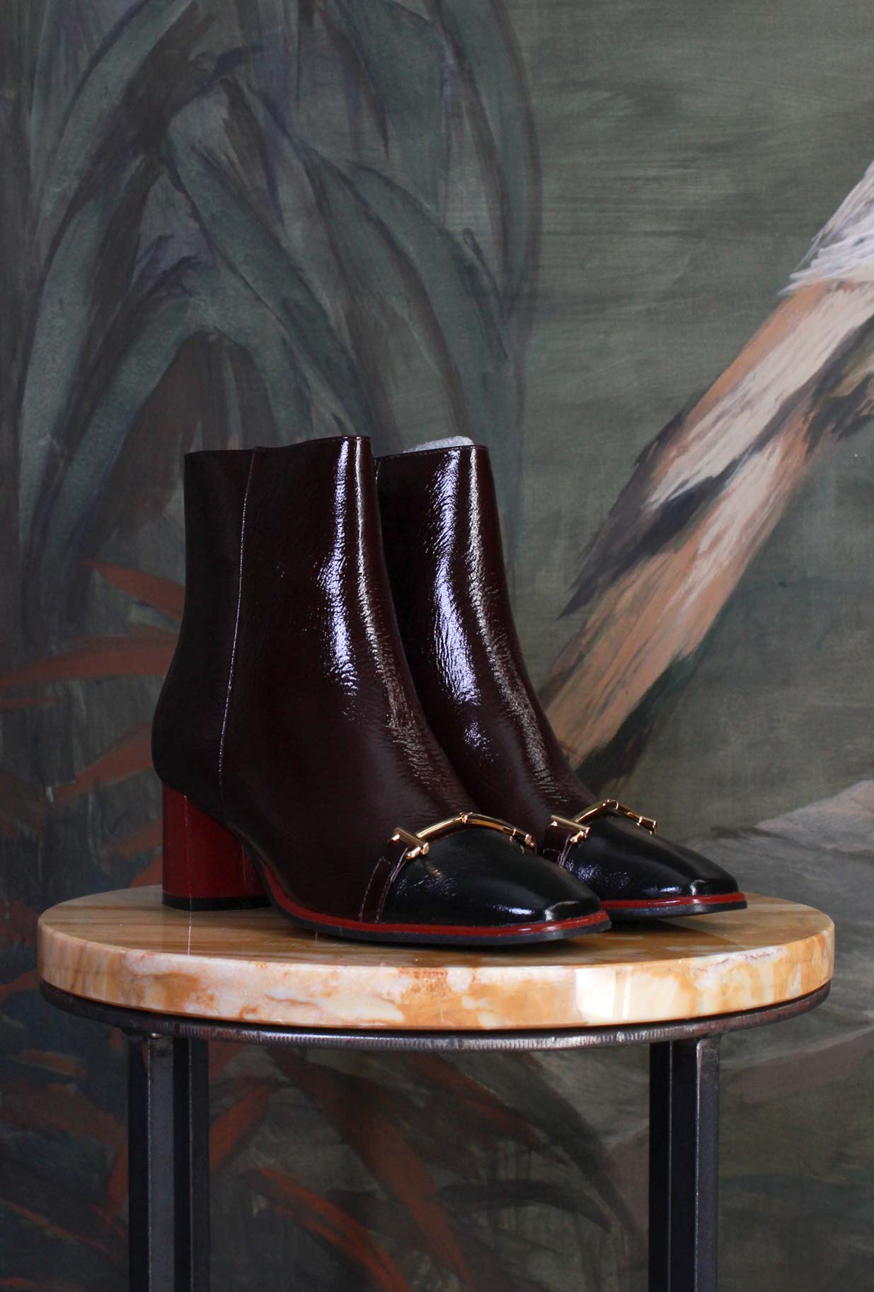 Stivaletto Morsetto Très Chic della Greige di colore Wine da donna