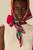 Foulard Carrè Tequila di Inoui Editions nelle vibranti tonalità Strawberry 