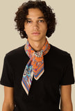 Foulard Carrè Pagode di Inoui Editions nell’eccentrica nuance Coral