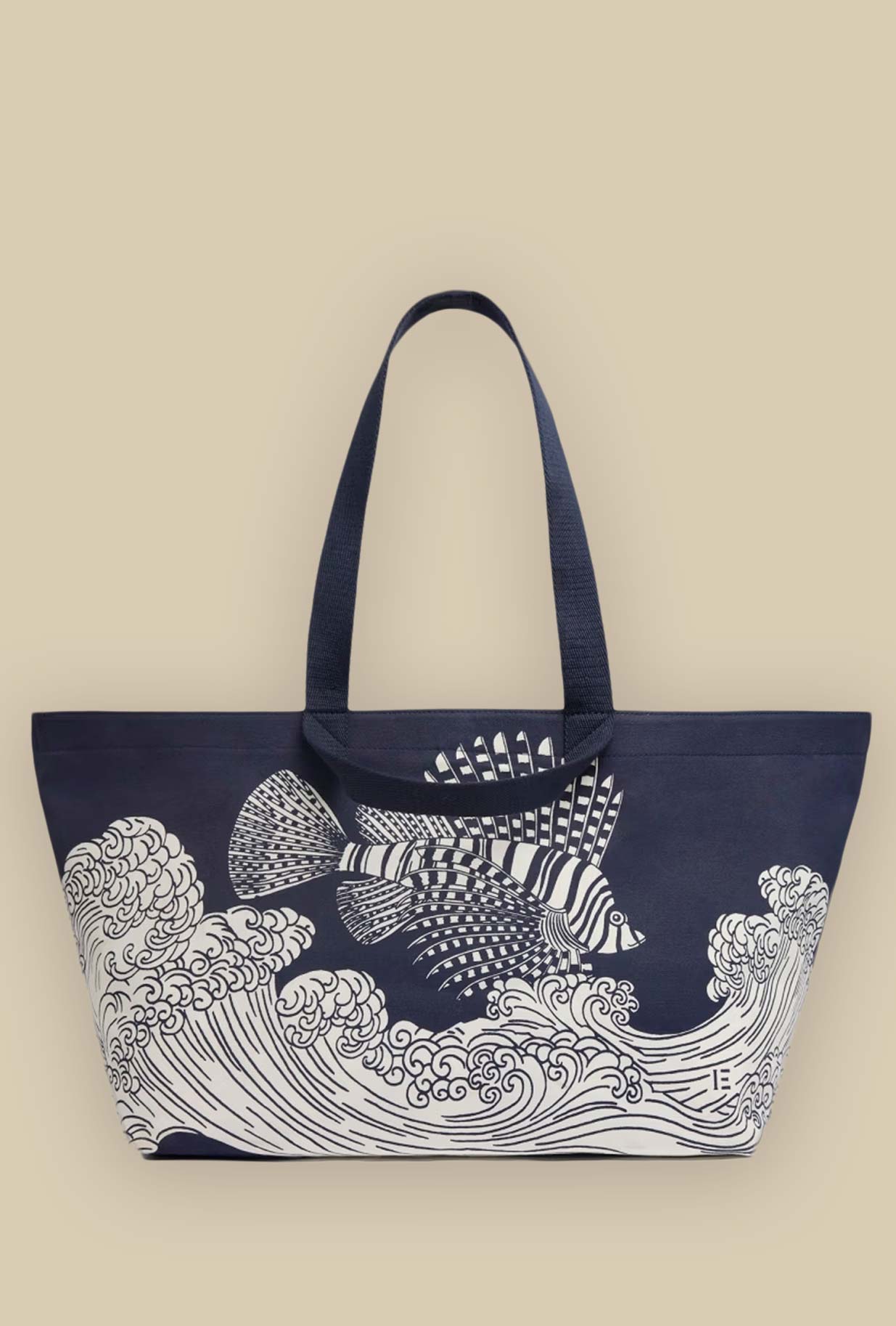 Carrier Bag di Inoui Editions impreziosita dall'emblematica stampa "Fontainebleau" Blue Marine