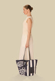 Shopping Totebag con manici regolabili in cotone e dettagli metallici di Inoui Editions Blue Navy