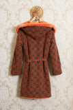 Kimono reversibile in jacquard ed eco pelliccia color orange cognac della maison justmine