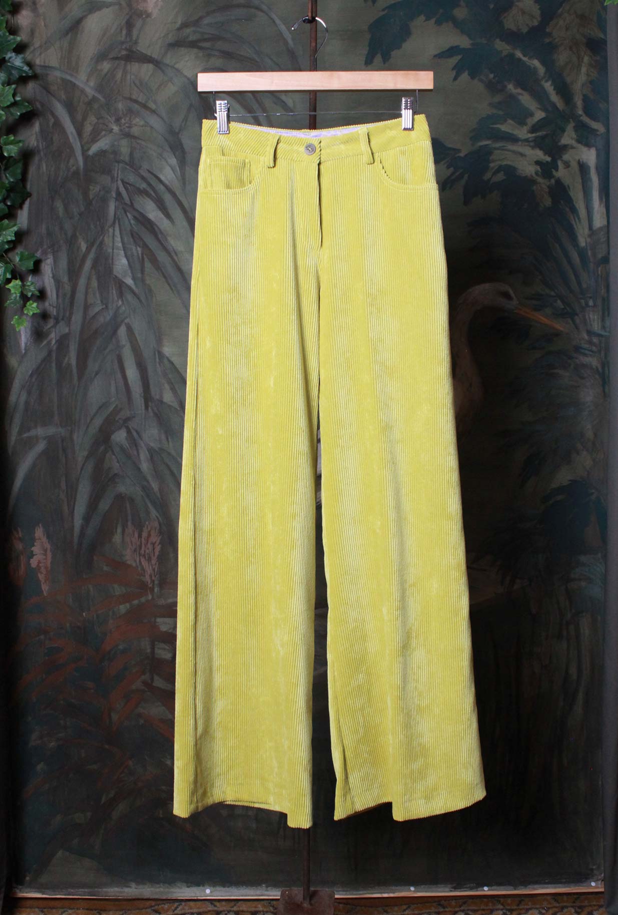 Pantalone Flare della Maison Justmine in velluto Corduro di color Acid Yellow da donna