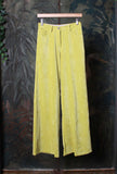 Pantalone Flare della Maison Justmine in velluto Corduro di color Acid Yellow da donna