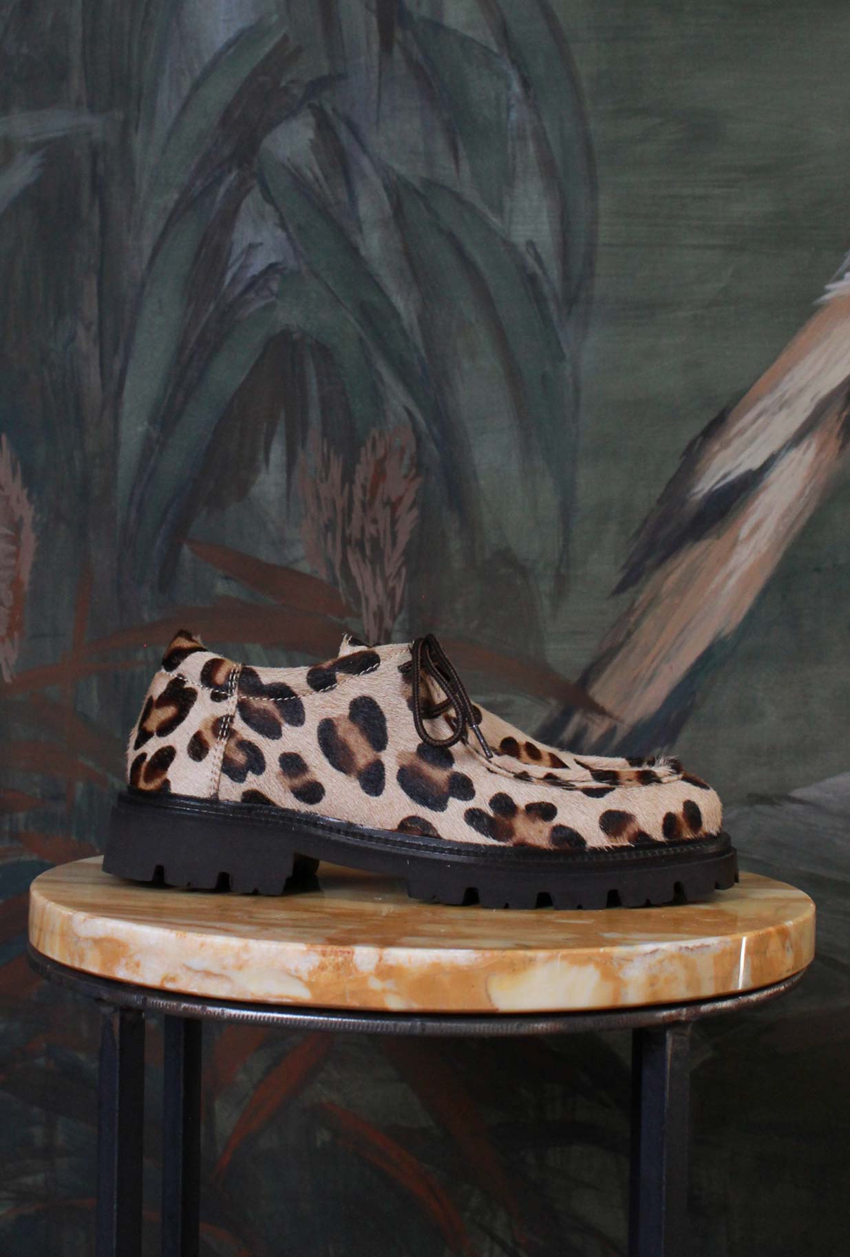 scarpa ingegnere da donna di kjore project realizzata in pregiato cavallino color leopard e suola extralight