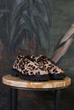 scarpa ingegnere da donna di kjore project realizzata in pregiato cavallino color leopard e suola extralight