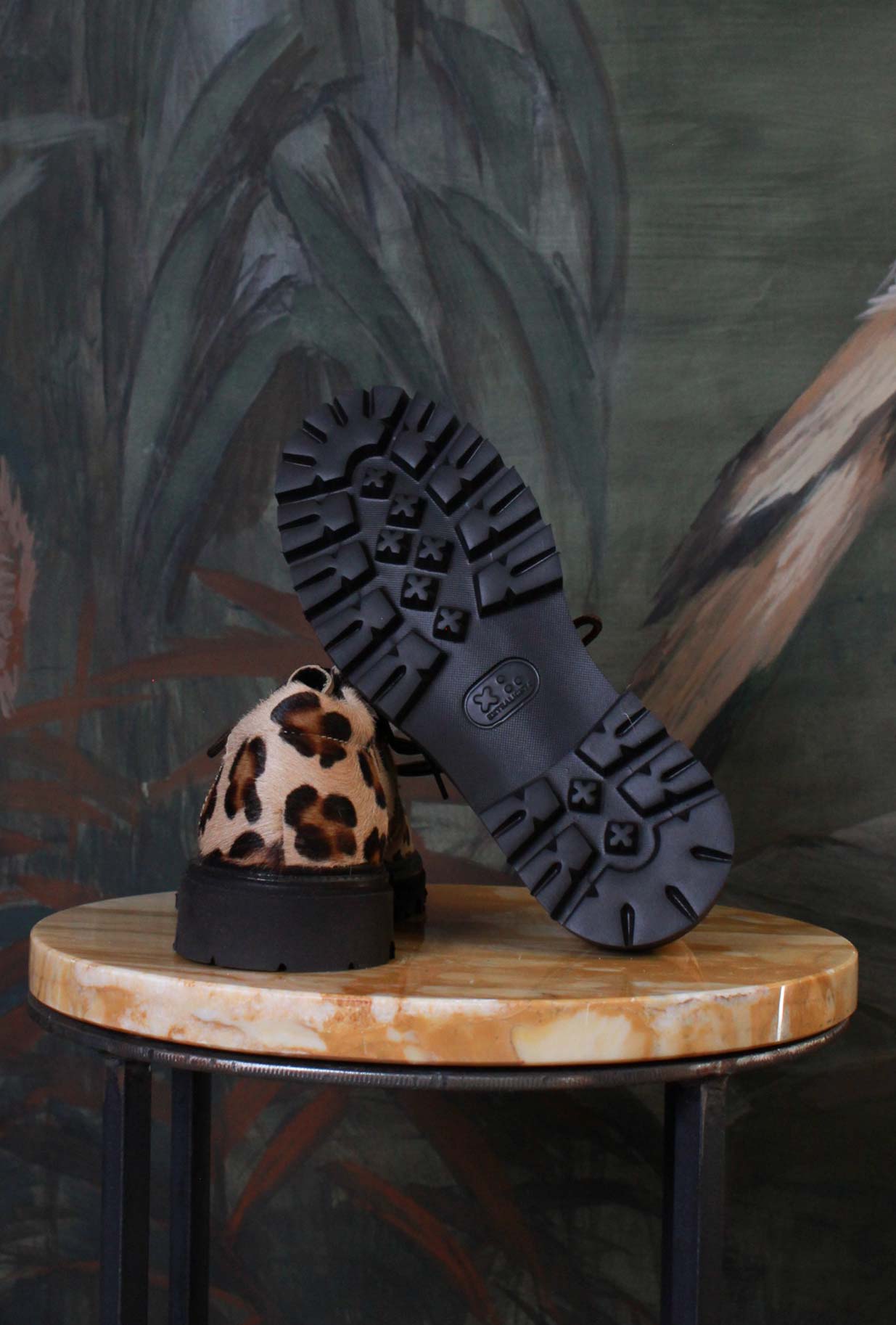 scarpa ingegnere da donna di kjore project realizzata in pregiato cavallino color leopard e suola extralight