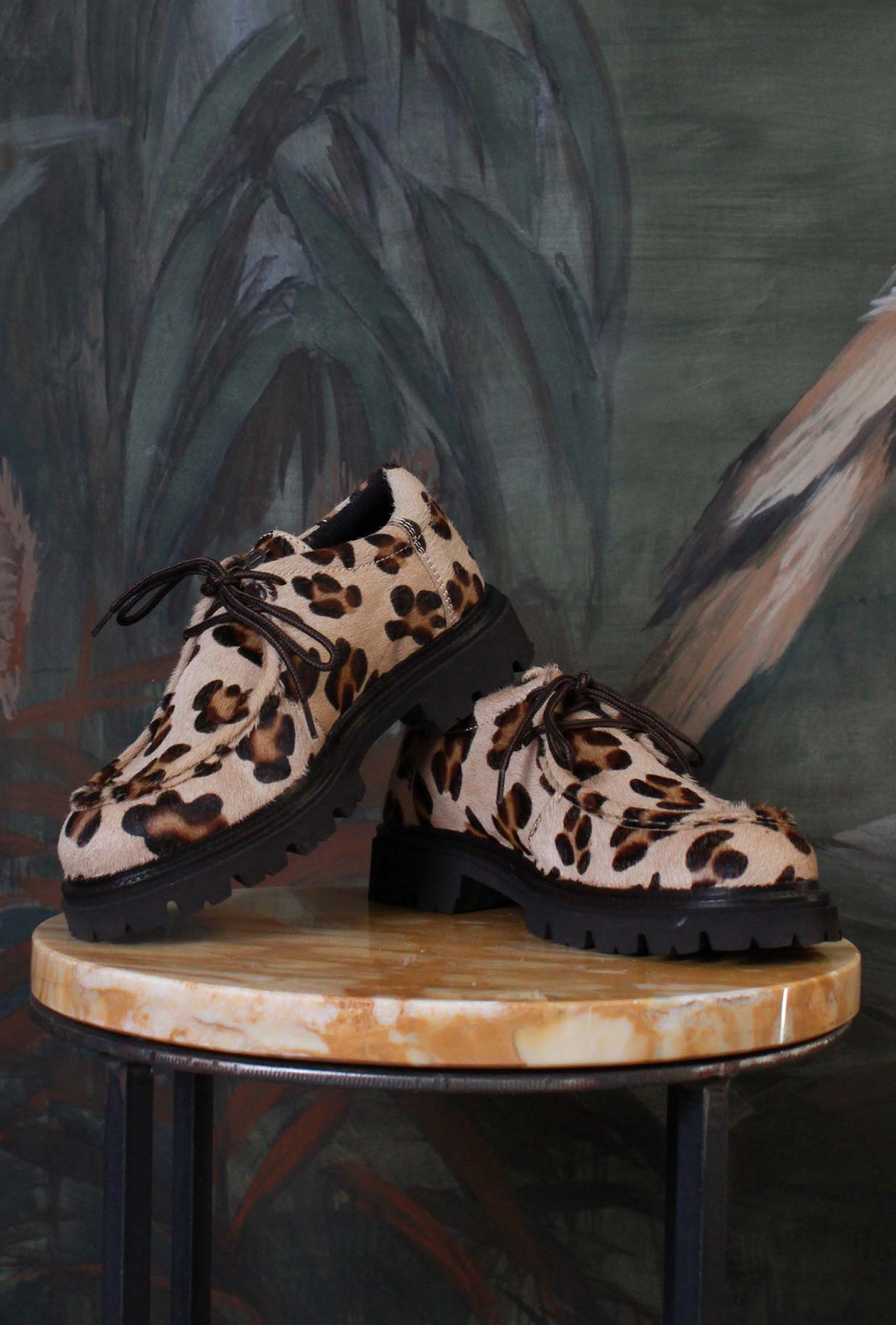 scarpa ingegnere da donna di kjore project realizzata in pregiato cavallino color leopard e suola extralight