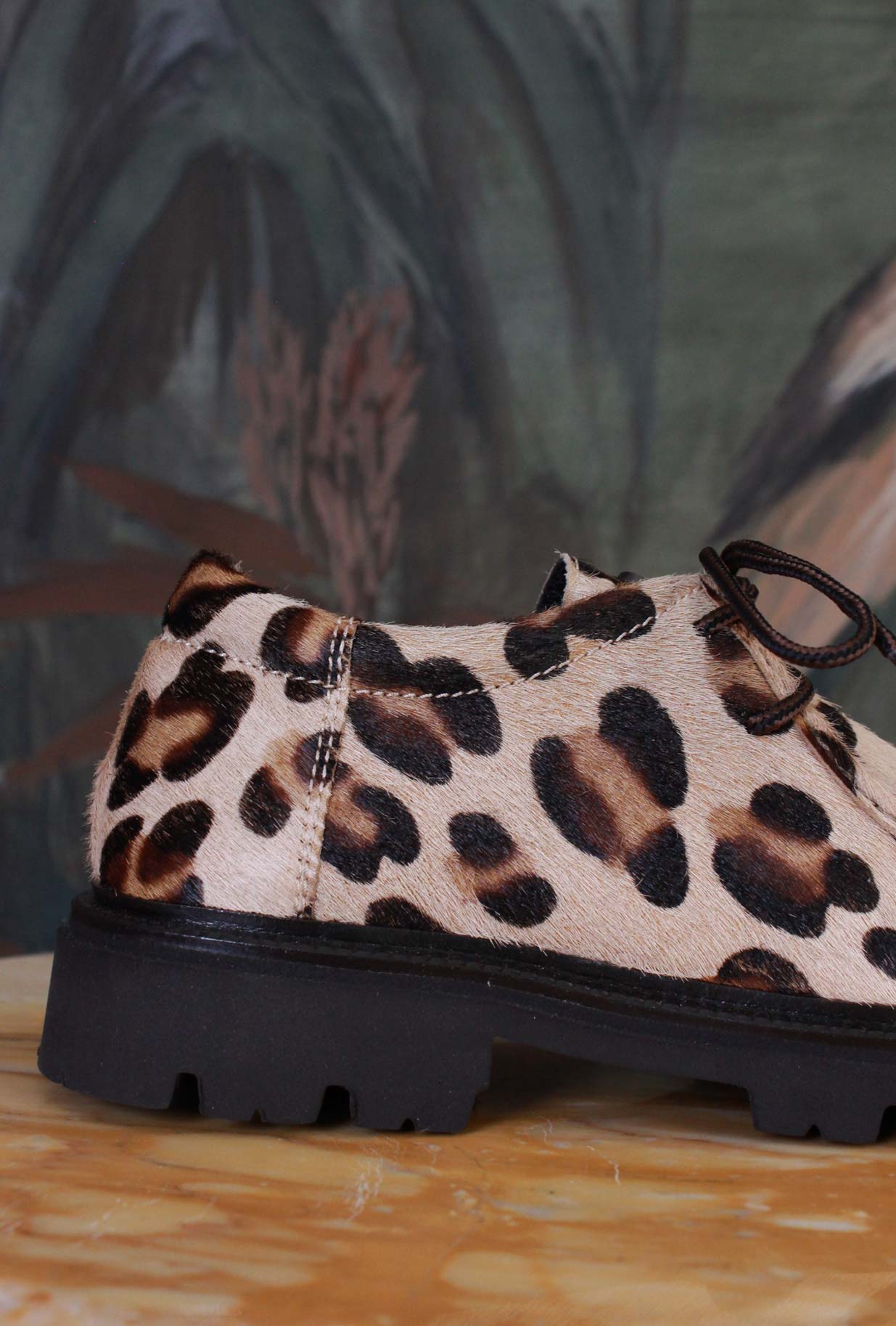 scarpa ingegnere da donna di kjore project realizzata in pregiato cavallino color leopard e suola extralight