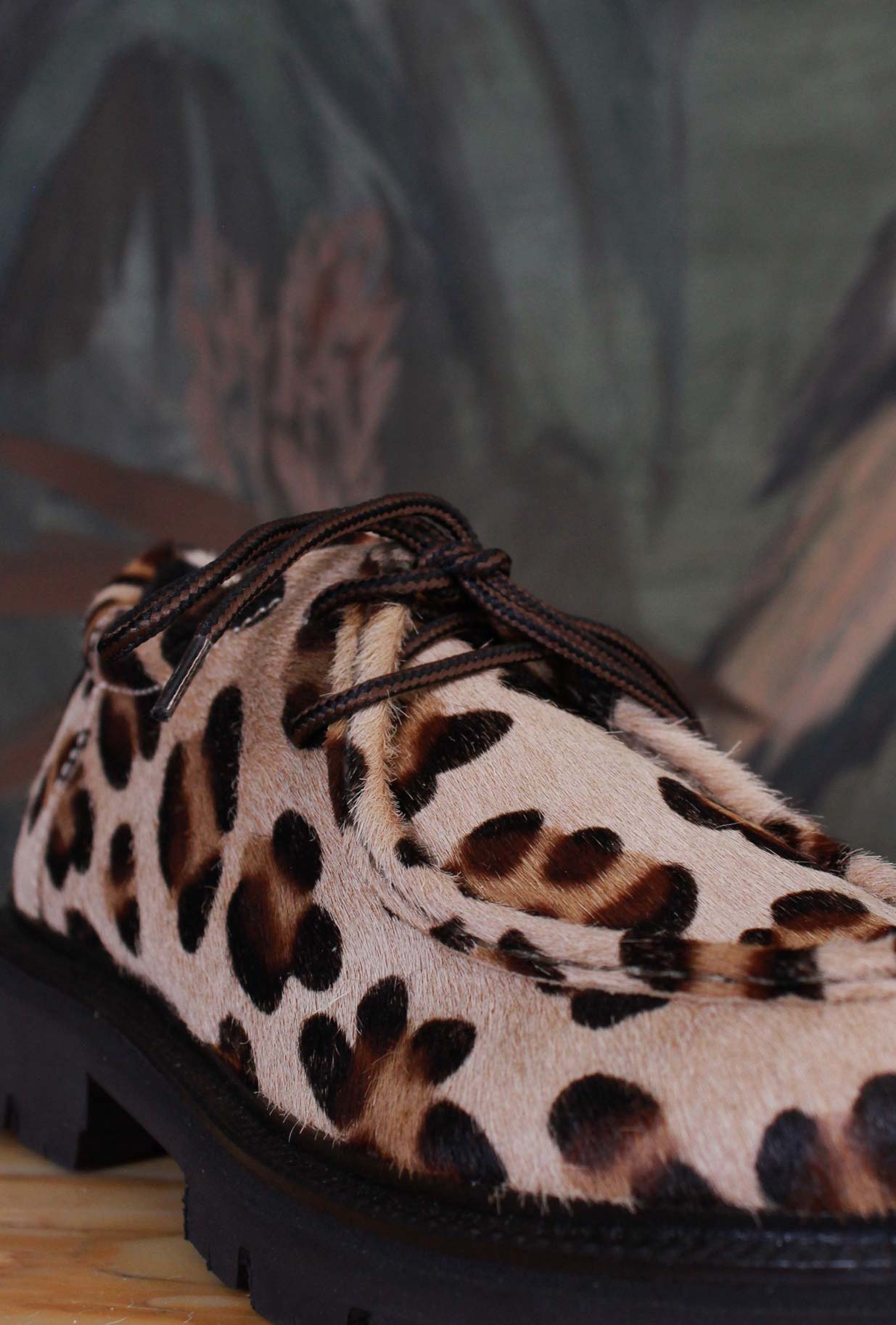 scarpa ingegnere da donna di kjore project realizzata in pregiato cavallino color leopard e suola extralight