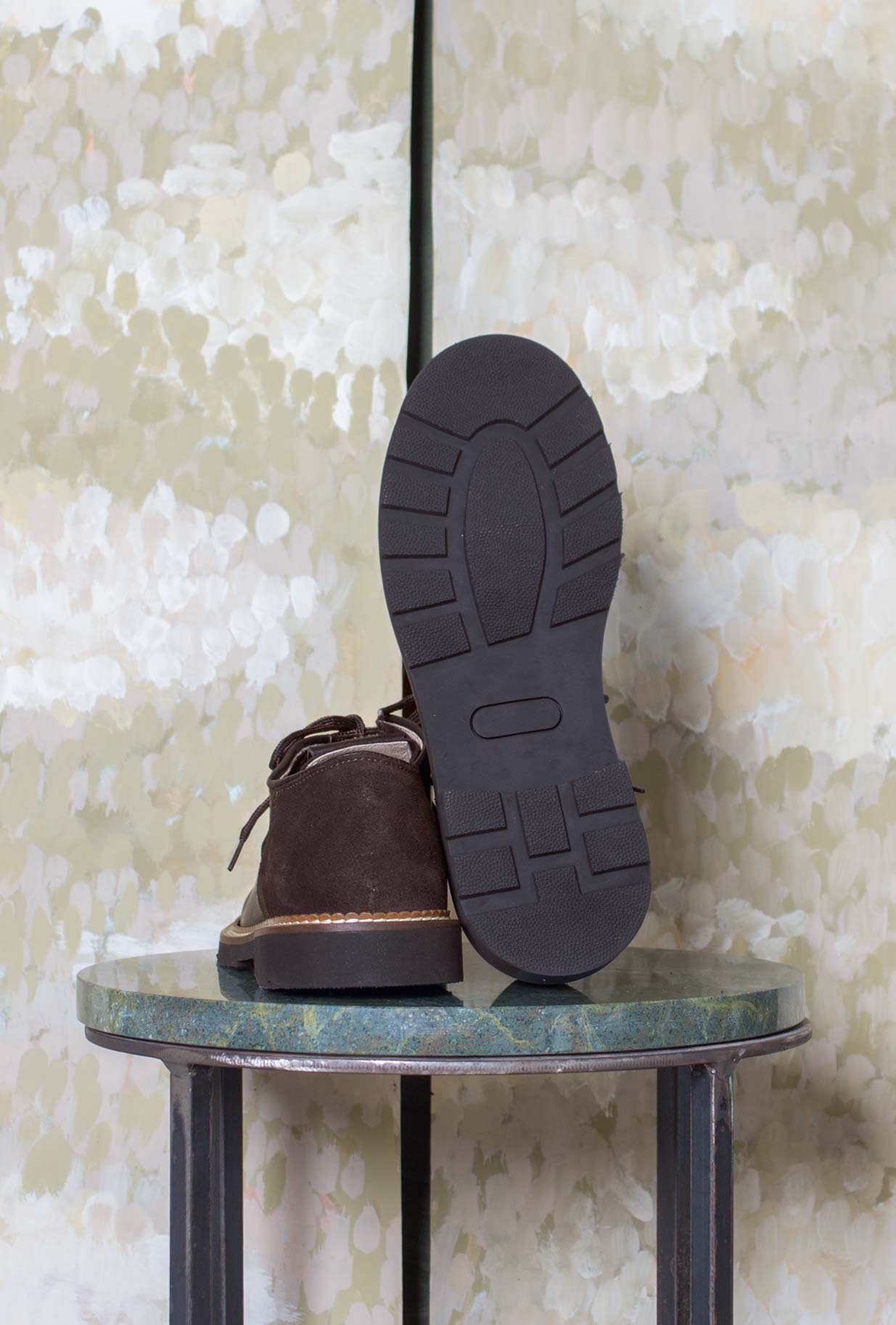 Scarpa Paraboot Echelondi Kjore Project è realizzata in pregiata pelle neozelandese e suede color Brown da Uomo