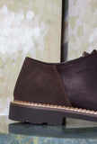 Scarpa Paraboot Echelondi Kjore Project è realizzata in pregiata pelle neozelandese e suede color Brown da Uomo