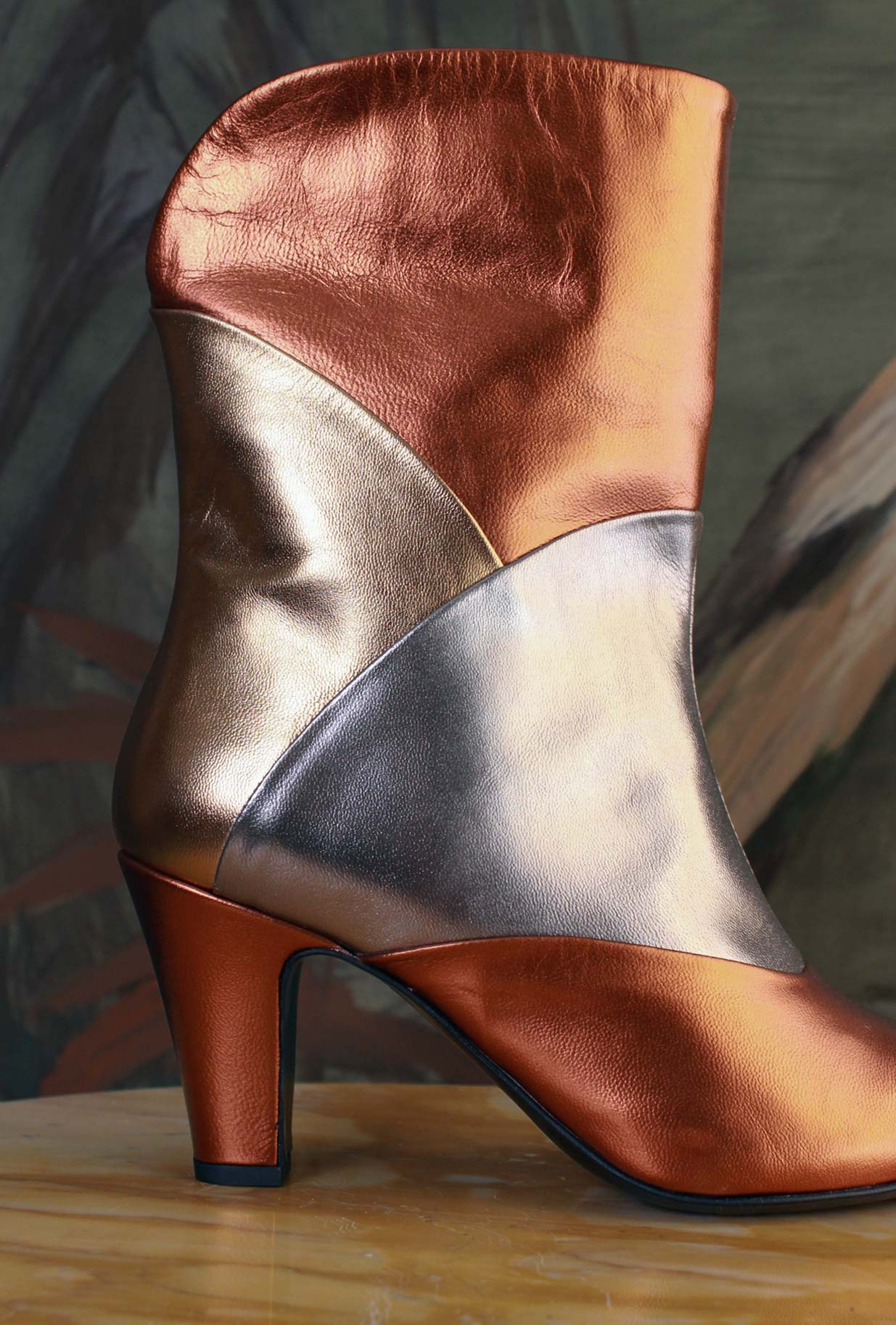 stivaletto retro con tacco tango 065 di La Belle in pelle patchwork metallic rust bronce