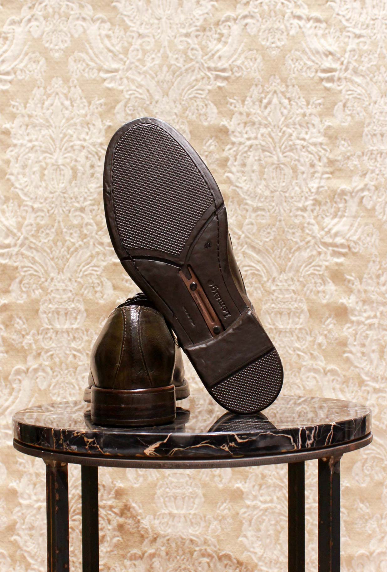 Scarpa stringata da uomo di lemargo in pelle anticata color Testa di moro con tecnologia goodyear