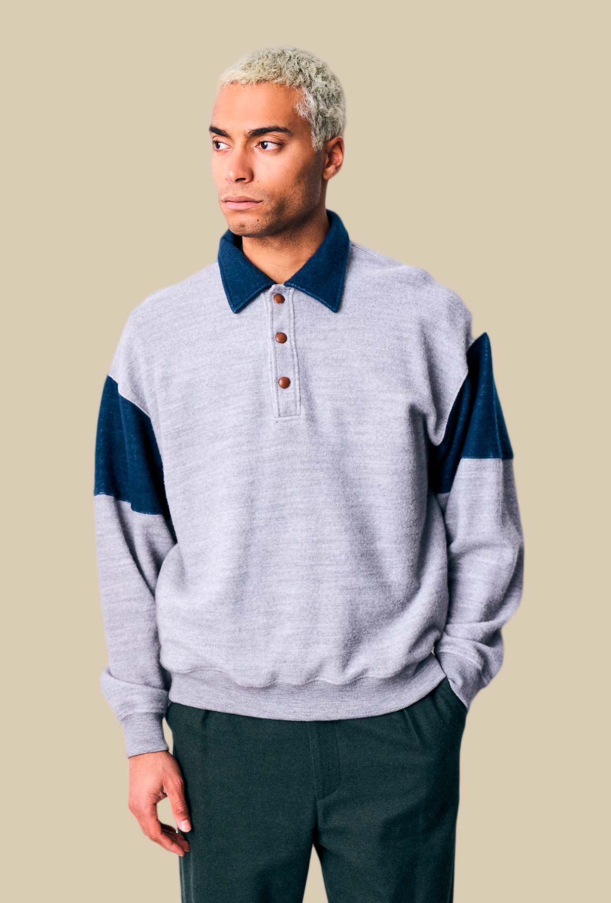 Polo Dori 70’s College firmata Madson Km 0 realizzata in un pregiato blend di lana e bamboo nell’intramontabile tonalità Grey da Uomo