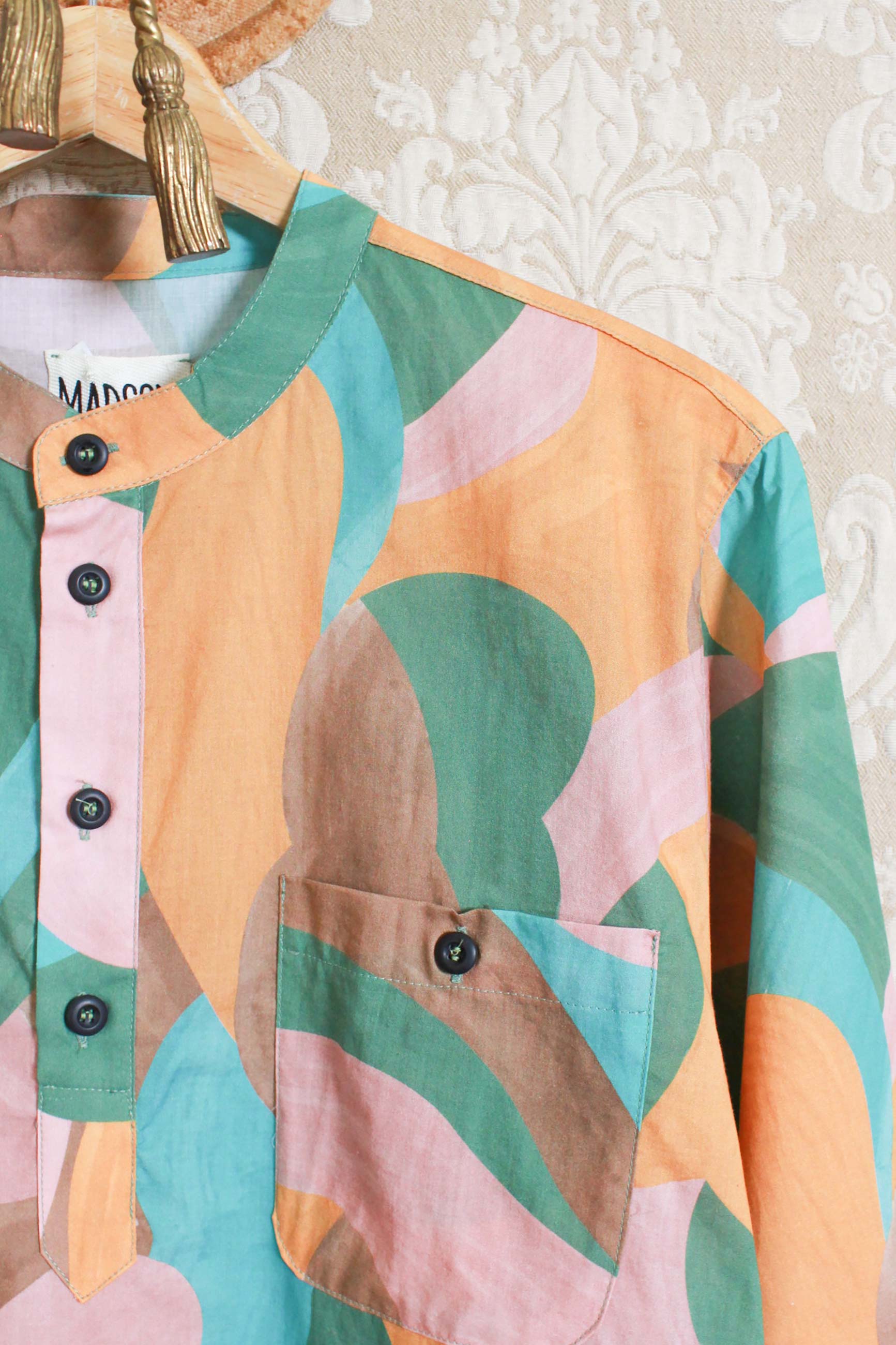 Camicia Guru di madson km0 made in bassano in mussola di cotone fantasia art brush ss24