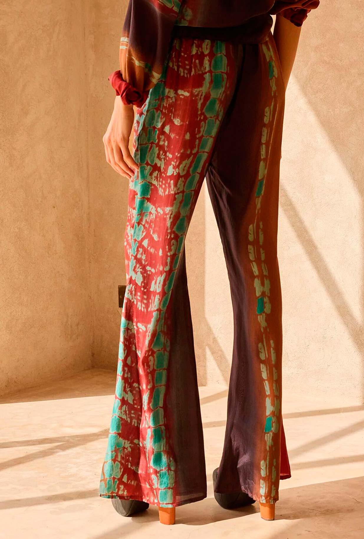 Pantalone Pleasure di Mes Demoiselles Paris racconta una femminilità decisa e contemporanea Psychedelic da Donna