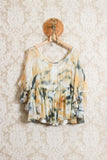 Blusa in seta con balze di mes demoiselles paris donna pe24 tie-die ocra