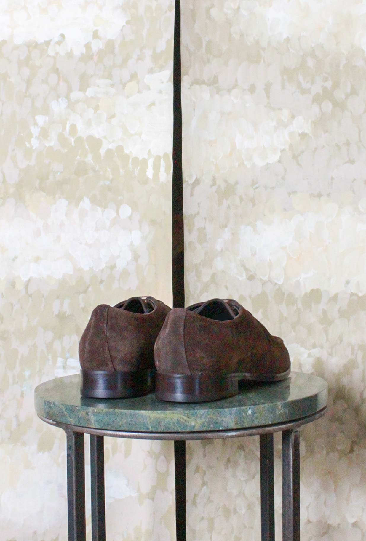 Scarpa Stringata Japan firmata Morgillo realizzata in suede nella tonalità Testa di Moro