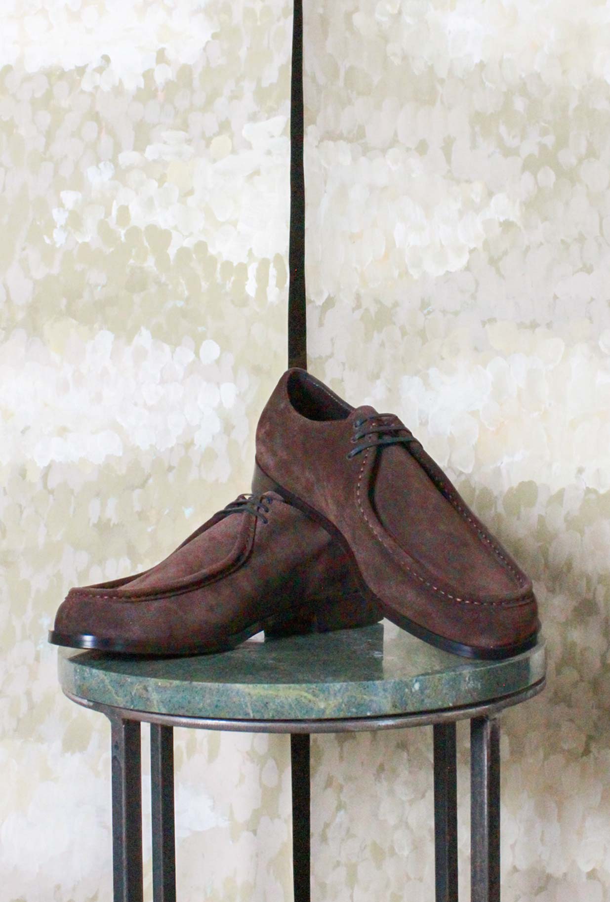 Scarpa Stringata Japan firmata Morgillo realizzata in suede nella tonalità Testa di Moro