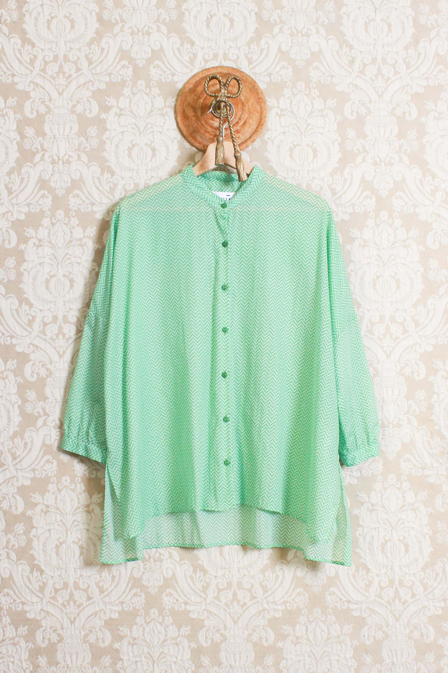 camicia coreana over in mussola di cotone color cedro di Niù fantasia optical 