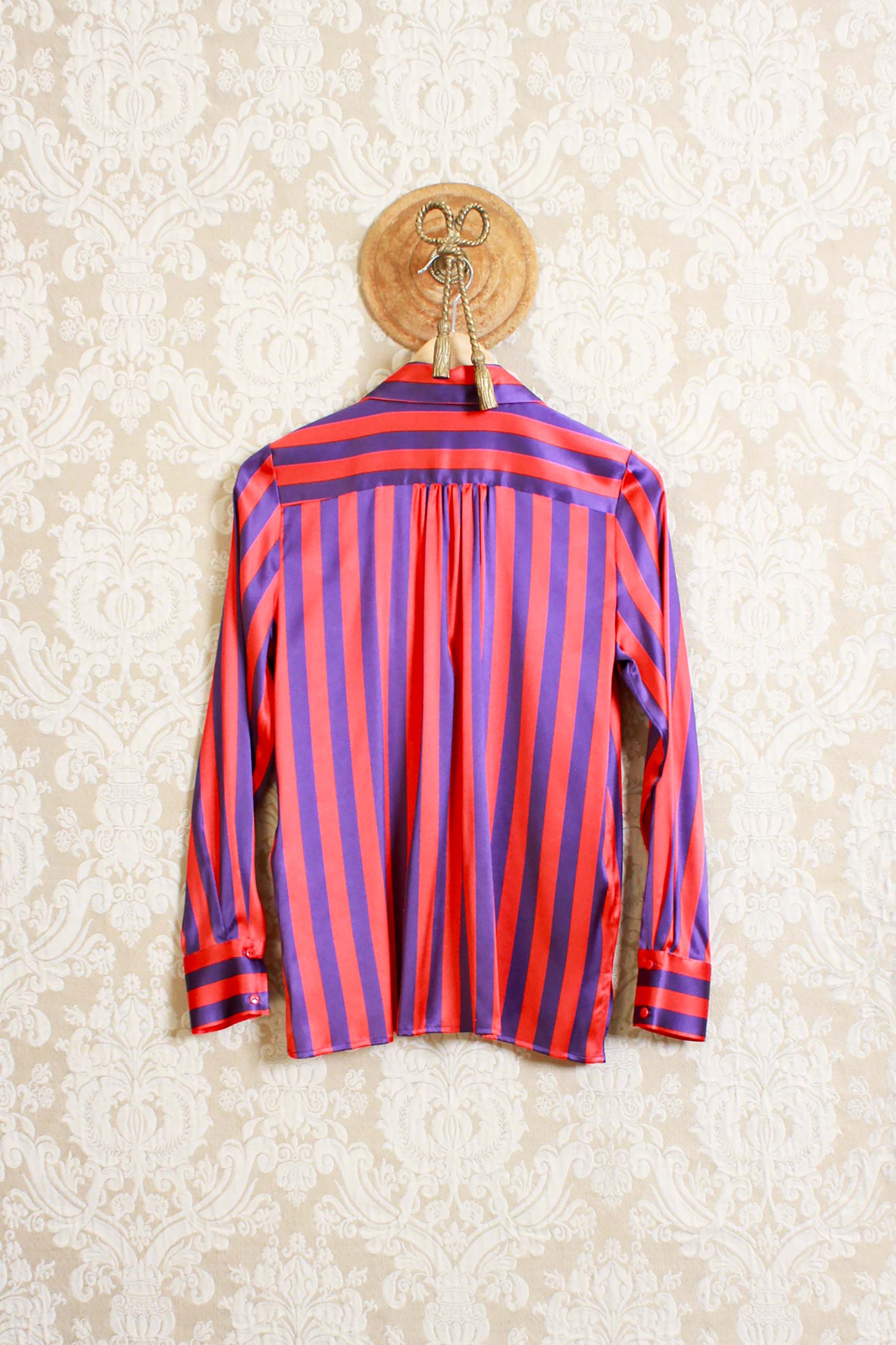 Camicia bowling in seta della maison niù fashion a righe red e purple fw23
