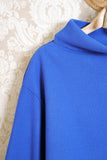 Maglia cappetta in morbido panno di lana della maison niù fashion color blue isla