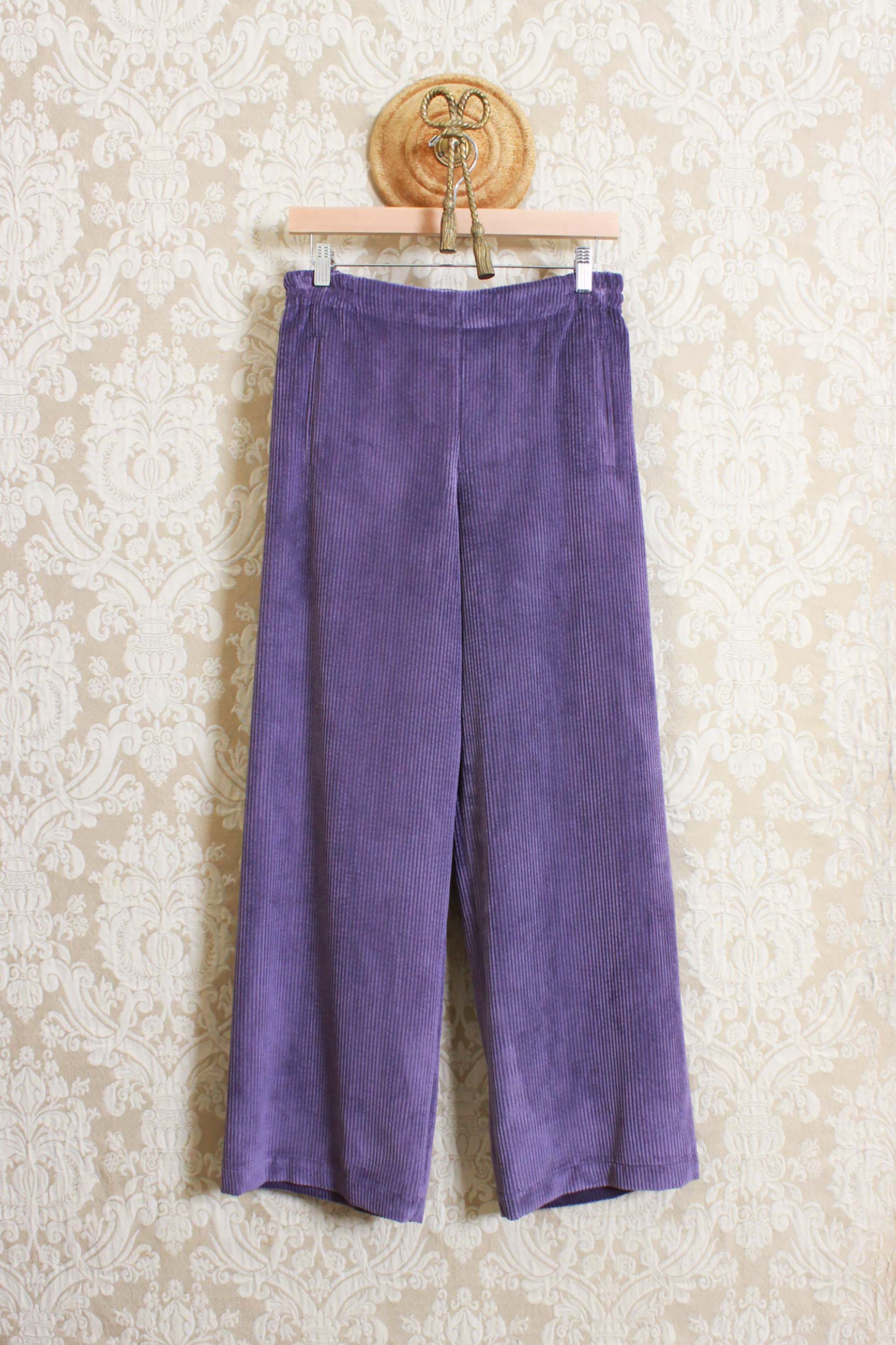 Pantalone Bojan in costa di velluto violet della maison niù fashion
