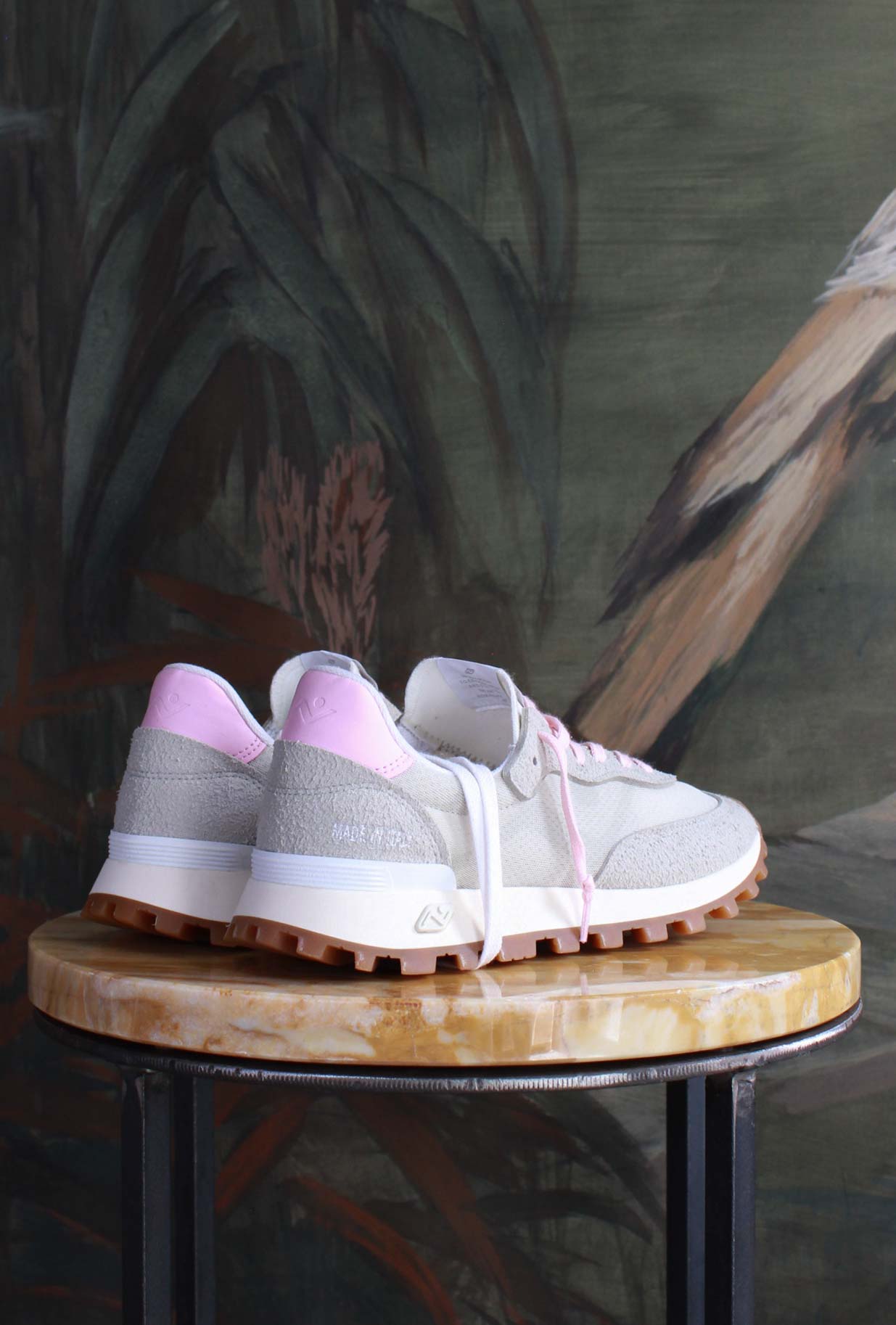 Sneakers Vegana Veloce di nomad society made in puglia con tomaia in mesh pink avorio