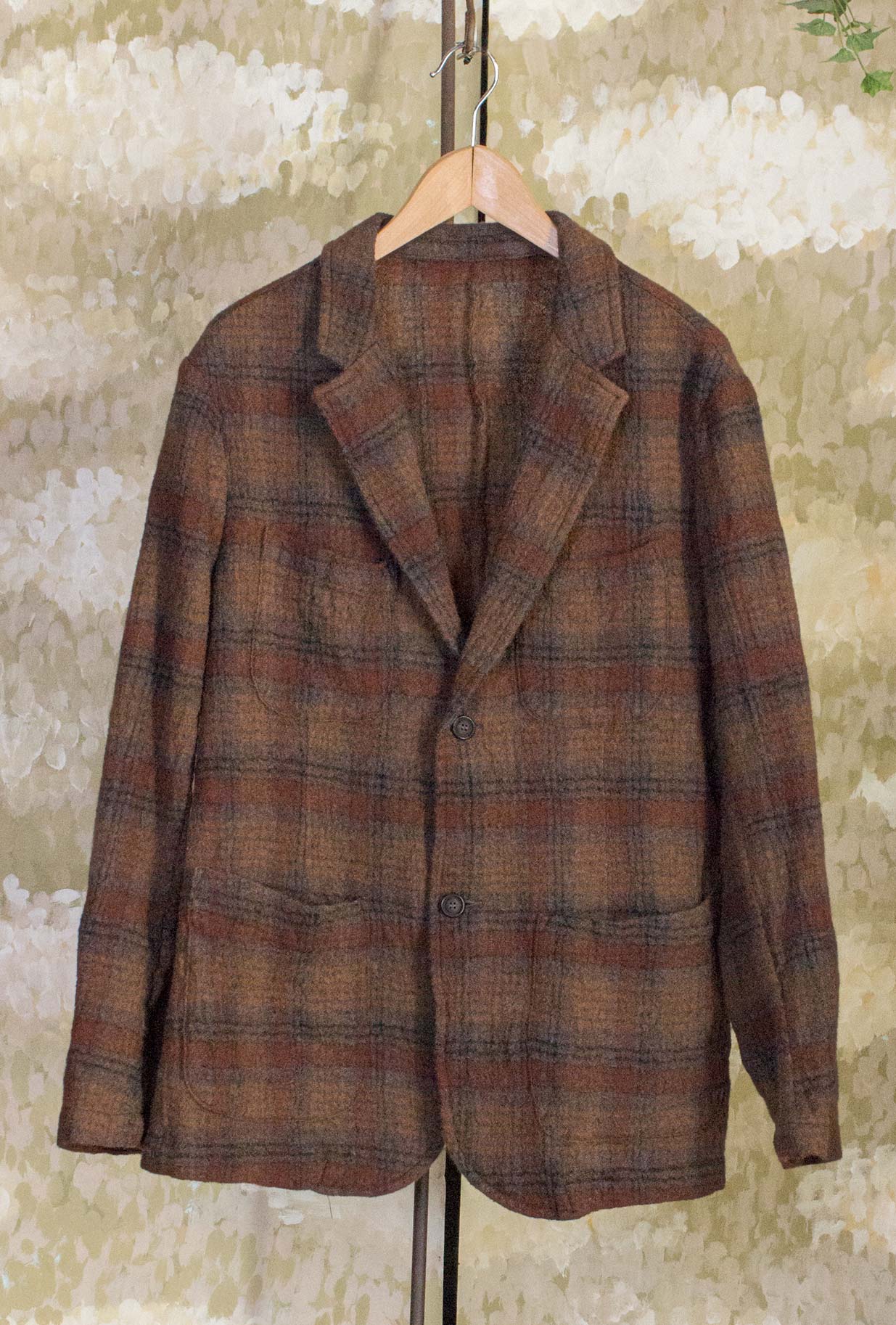Blazer Miles di Original Vintage Style realizzato in morbida lana vergine nell’iconico motivo Tartan Check Moro