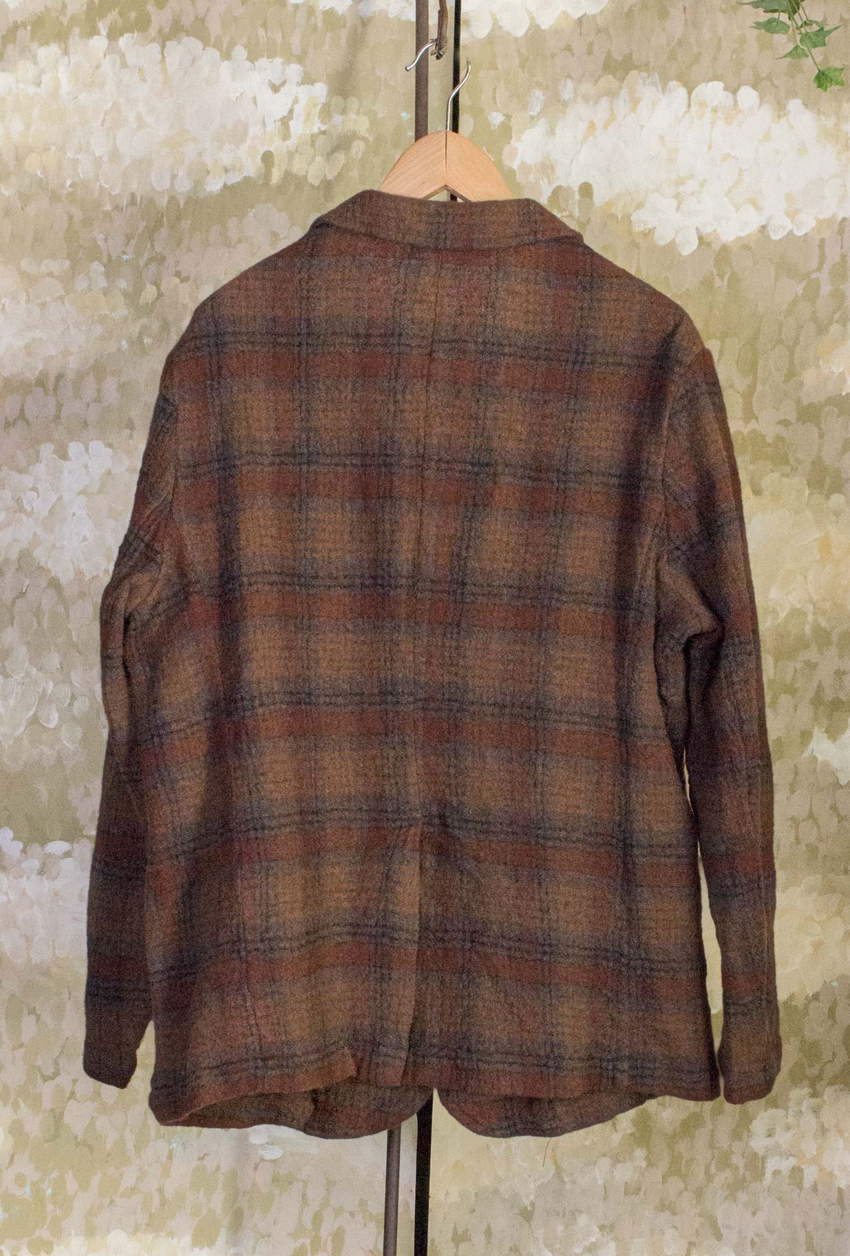 Blazer Miles di Original Vintage Style realizzato in morbida lana vergine nell’iconico motivo Tartan Check Moro