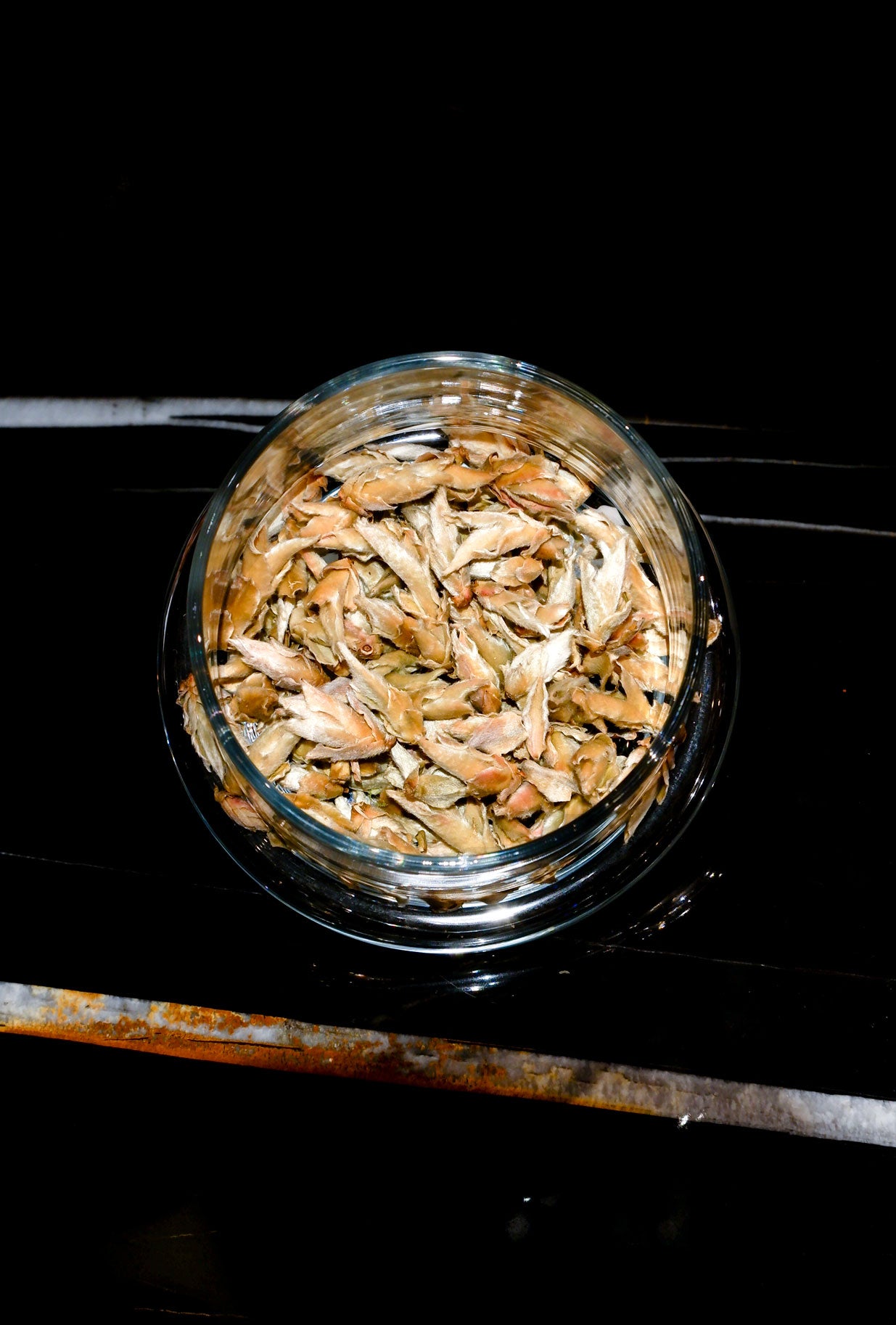 tè bianco cinese pu er bai ya con note di fiori e fieno perfetto anche a freddo