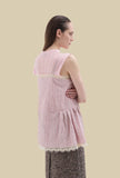 Top Crinkle di Phisique Du Role realizzato in tessuto crinkle dalla raffinata fantasia Regimental Striped nella tenue nuance Pink