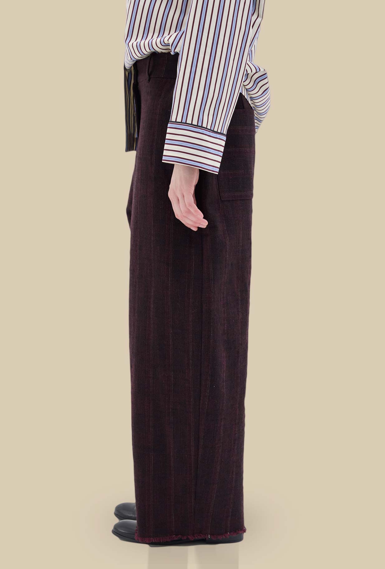 Pantalone Kyoto di Phisique Du Role realizzato in un pregiato blend di lana e cotone nella raffinata fantasia Striped Wine da Donna