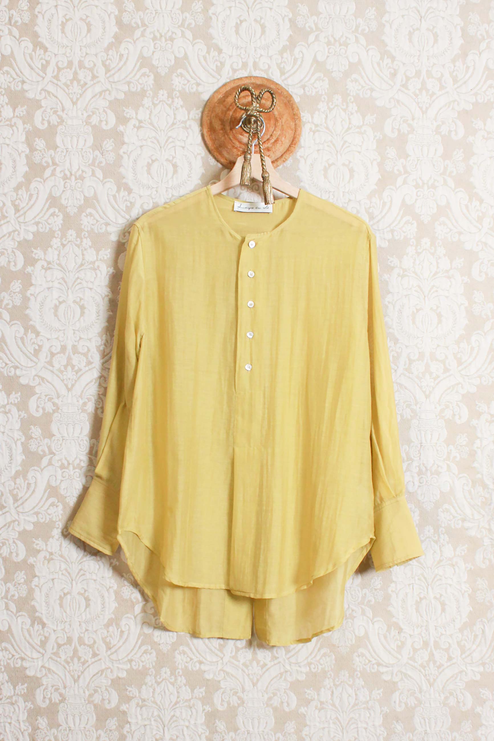 Camicia in mussola di cotone coreana di phisique du role color olio ss24