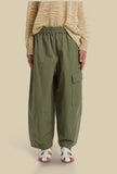 Pantalone jogger banana in cotone ripstop color verde militare primavera estate 2026