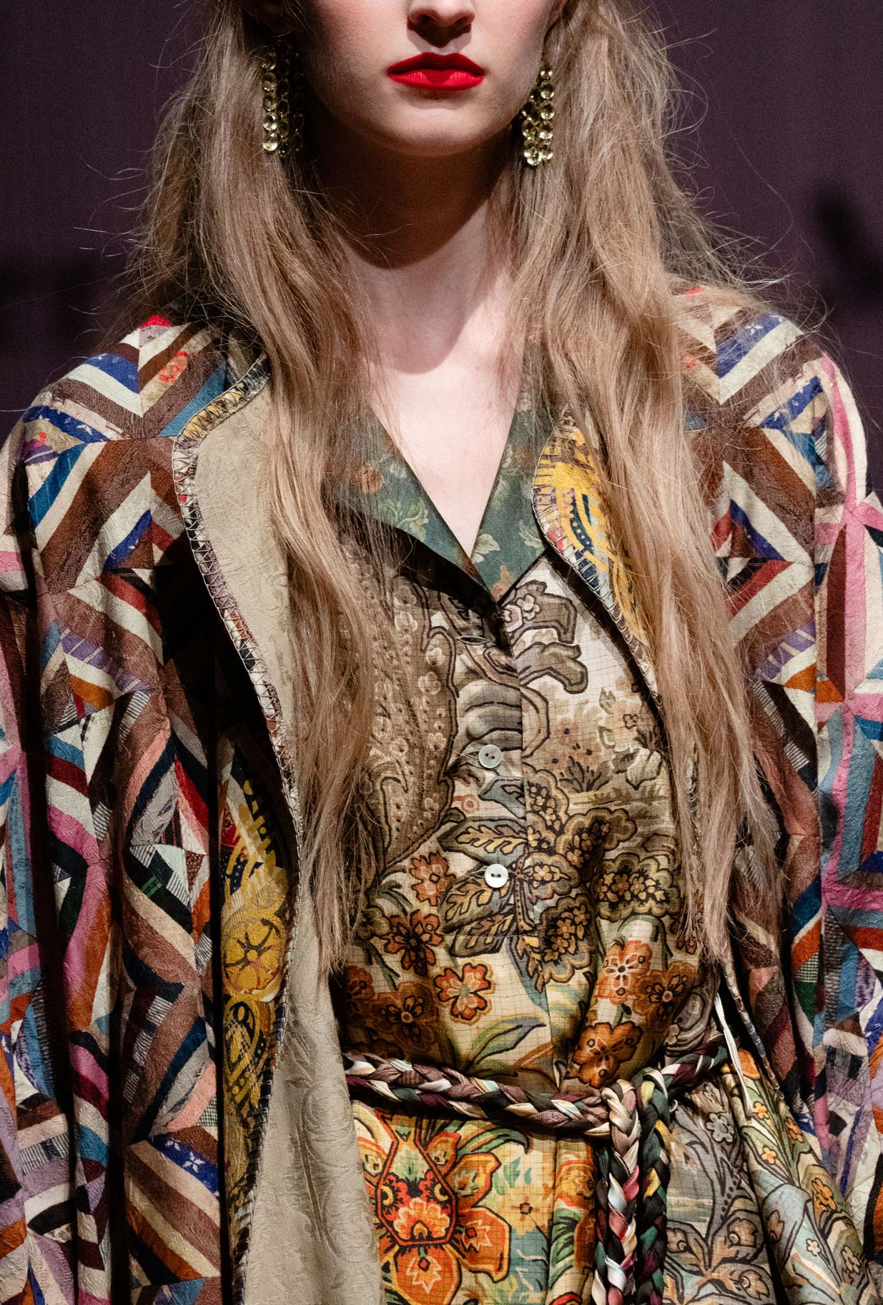 Abito Chemisier in seta di Pierre Louis Mascia svela il suo animo sensuale con l’evocativa stampa Savage Jungle