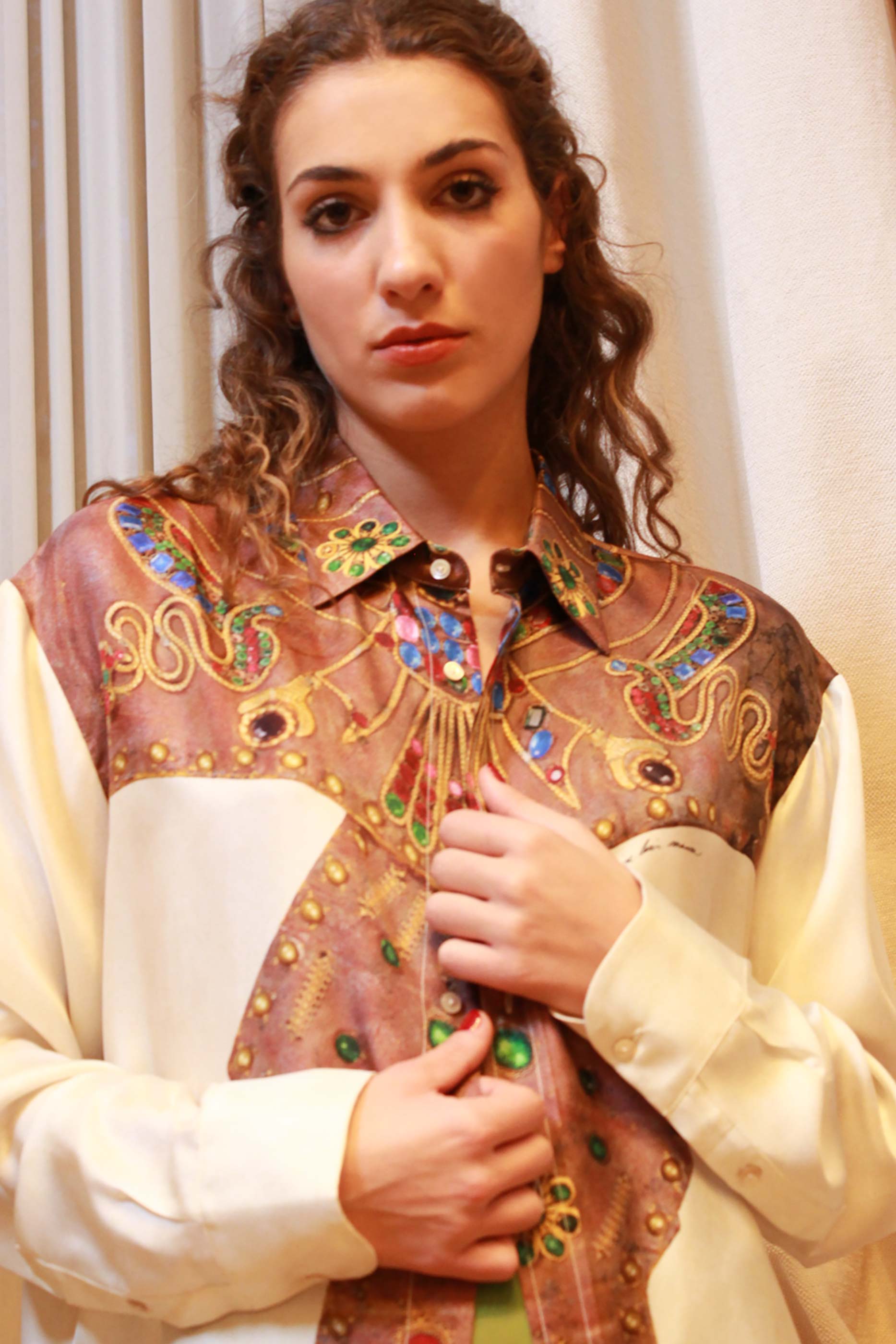 camicia in seta di pierre louis mascia teasure of egypt vestibilità over