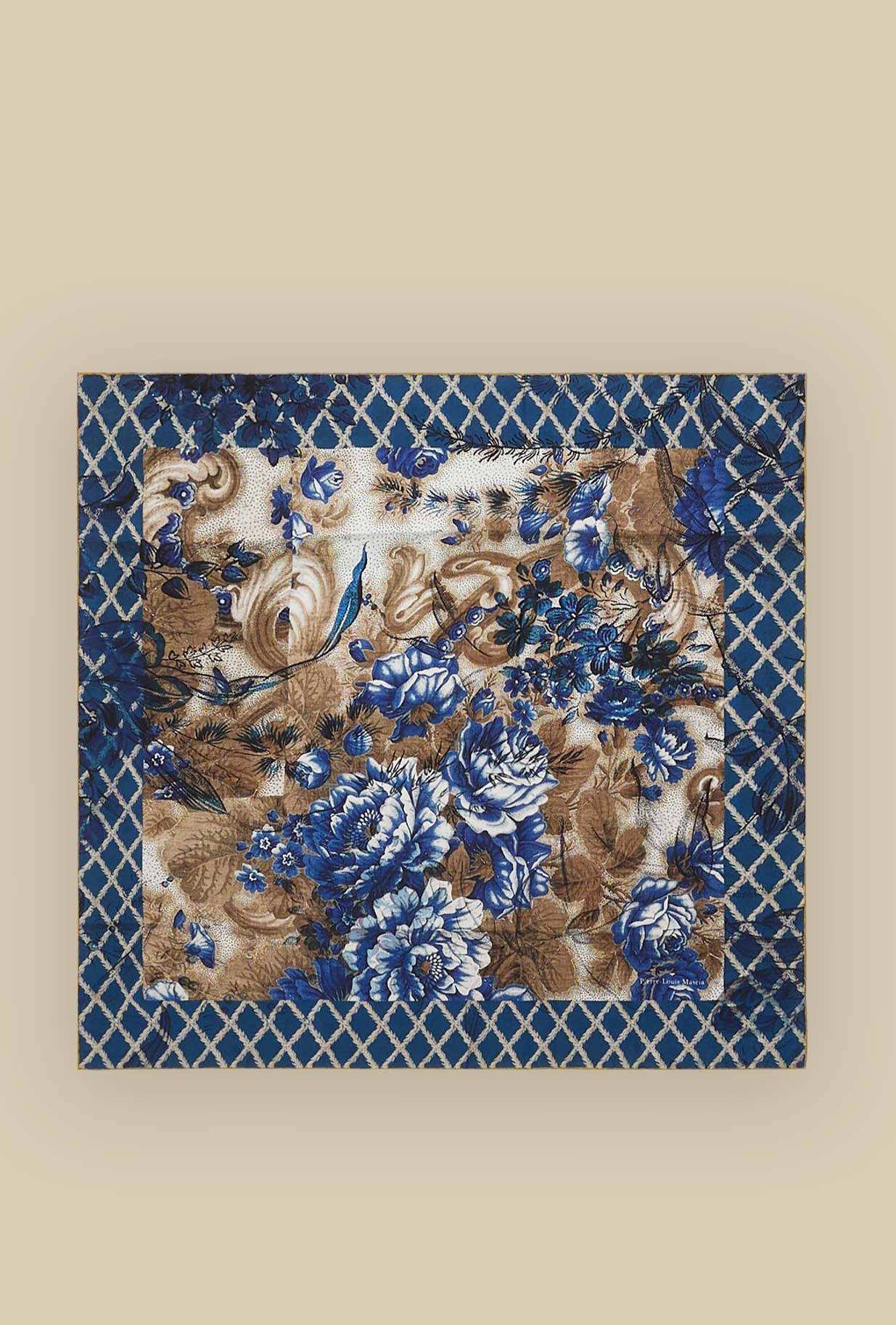 Foulard in seta Indigo Garden della maison Pierre Louis Mascia con profonde sfumature blu e caldi toni marroni